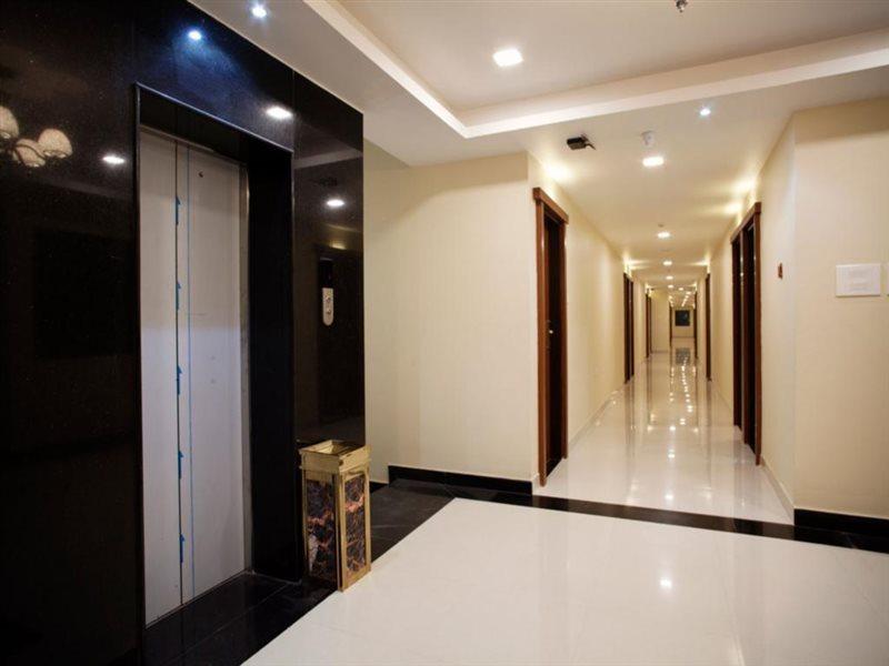 Hotel Mahalakshmi Residency Kolluru Exteriör bild