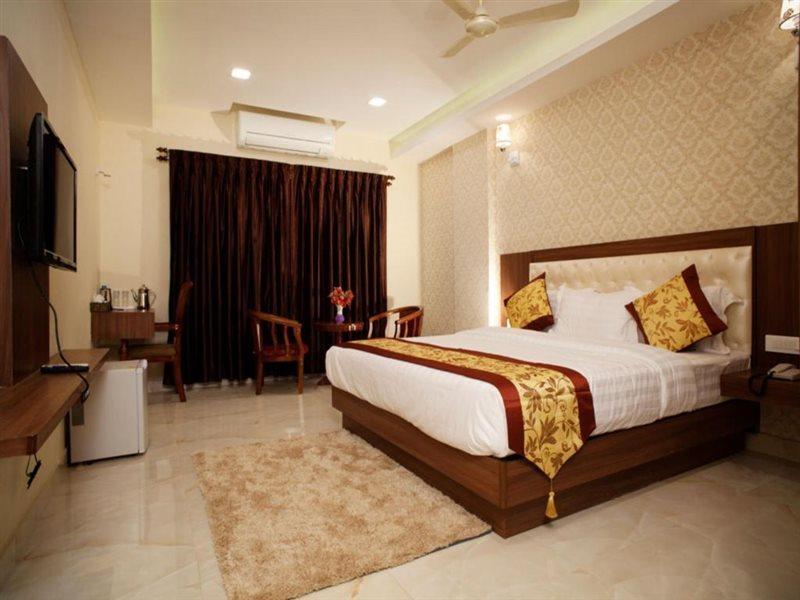 Hotel Mahalakshmi Residency Kolluru Exteriör bild