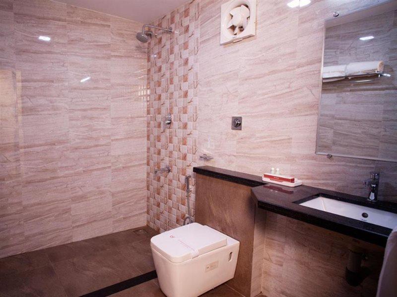 Hotel Mahalakshmi Residency Kolluru Exteriör bild