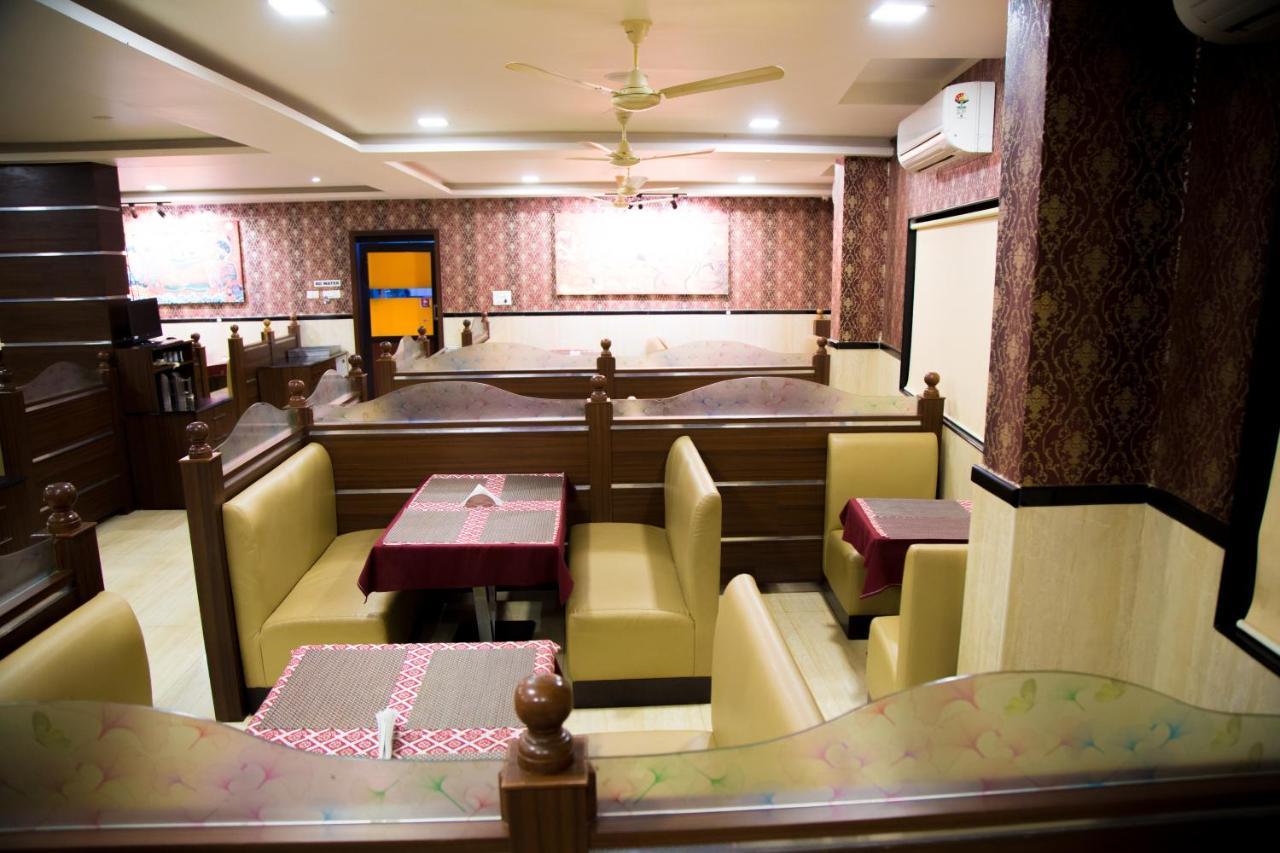 Hotel Mahalakshmi Residency Kolluru Exteriör bild