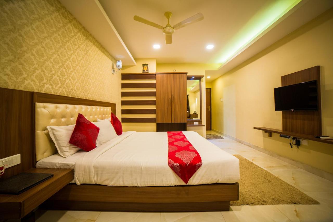 Hotel Mahalakshmi Residency Kolluru Exteriör bild