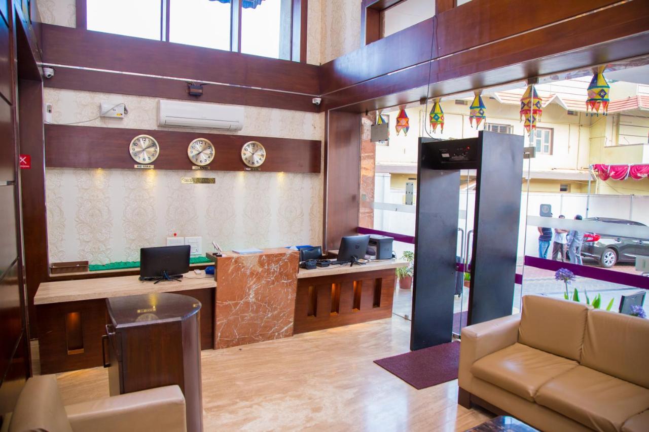 Hotel Mahalakshmi Residency Kolluru Exteriör bild
